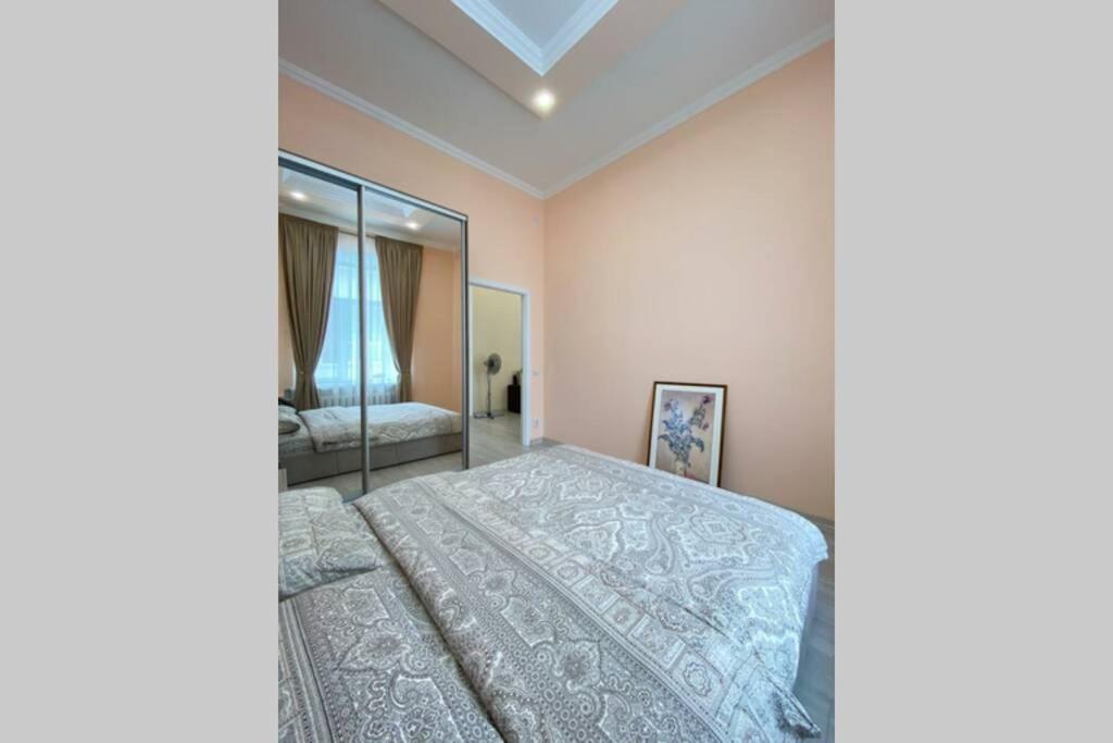Comfortable Luxury Apartment With 3 Rooms. Center Heart Of Kiev מראה חיצוני תמונה
