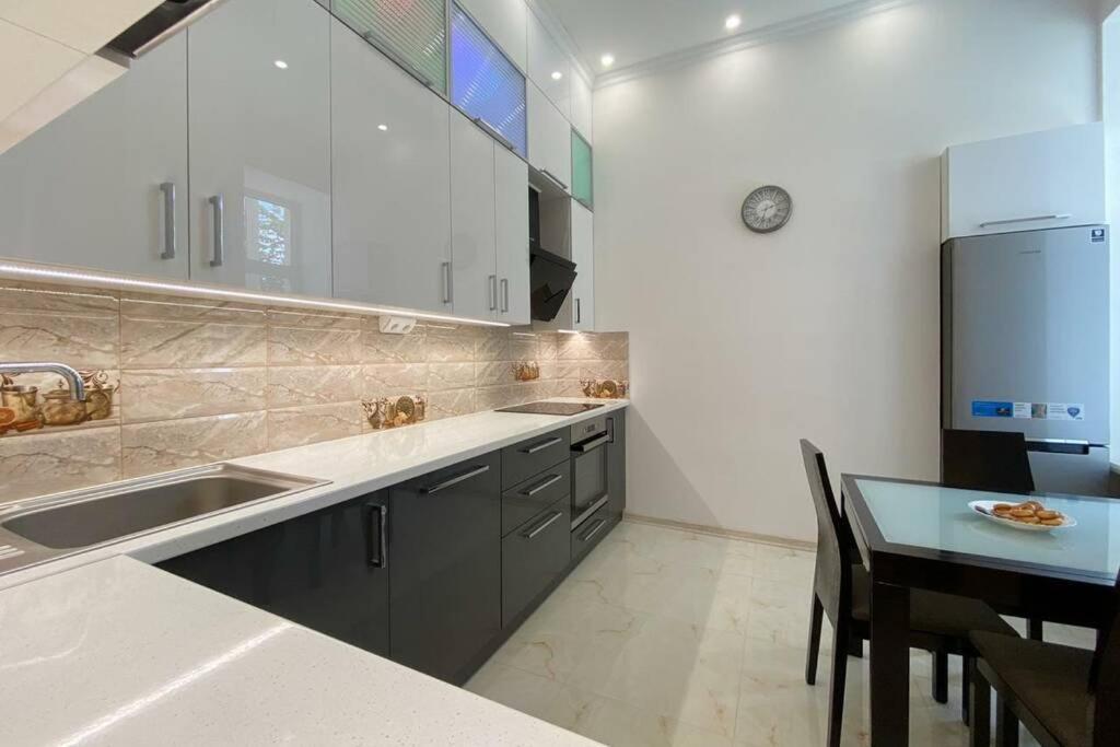 Comfortable Luxury Apartment With 3 Rooms. Center Heart Of Kiev מראה חיצוני תמונה